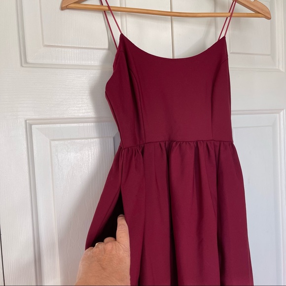 📦 SALE | Showpo. | Wild Nights A-Line Spaghetti Strap Tea Length Dress Wine - Picture 6 of 8